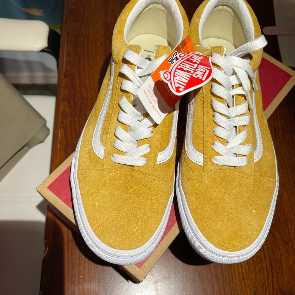 Men’s yellow vans size 9.5